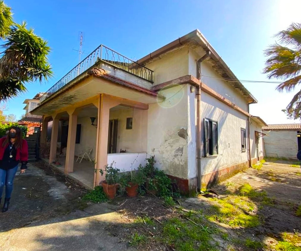 SABAUDIA - VILLA INDIPENDENTE VENDITA