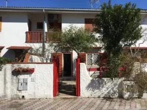 Villino a schiera con giardino
